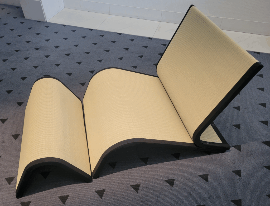 畳で作ったラウンジチェア