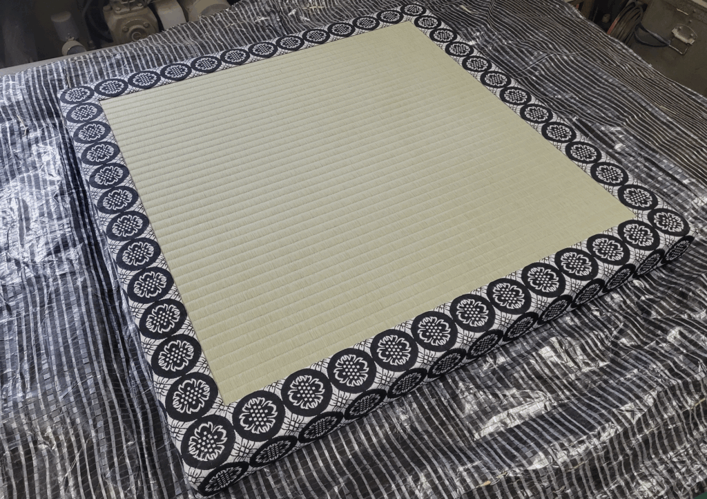 礼盤（らいばん、らいはん）