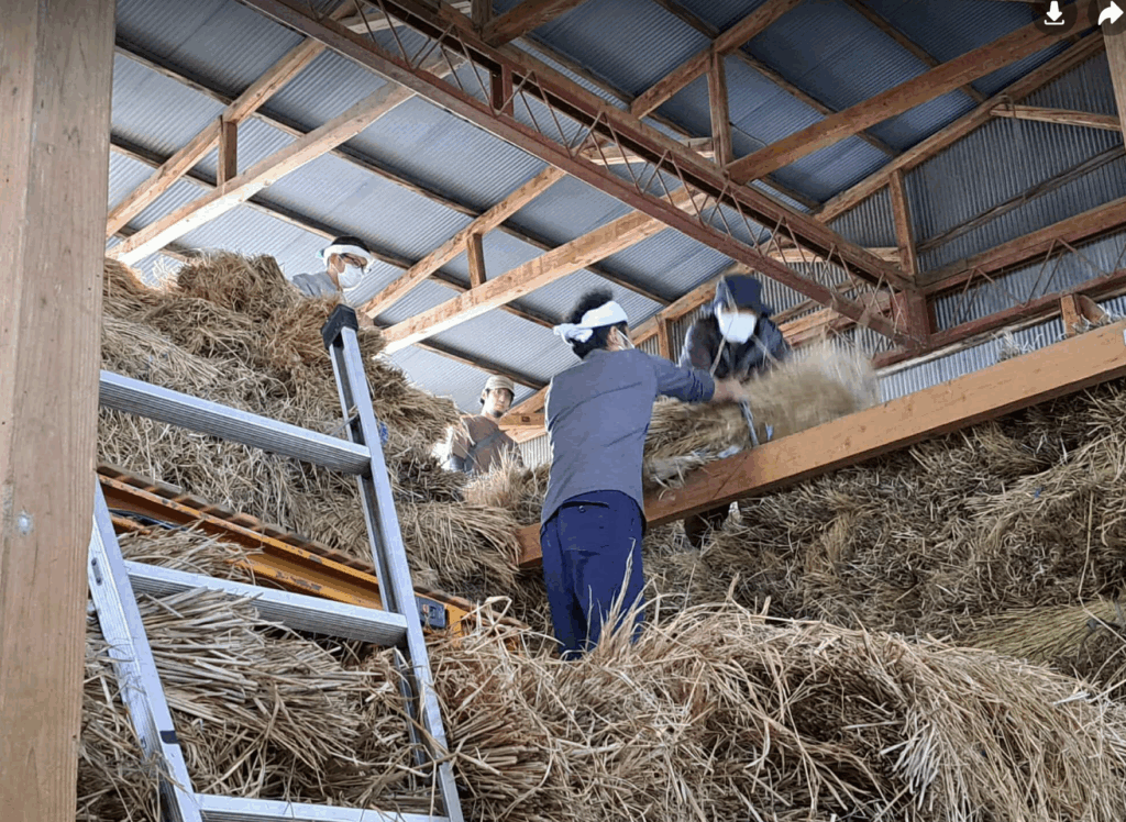 倉庫２段目から奥に受け渡し積み込みます。