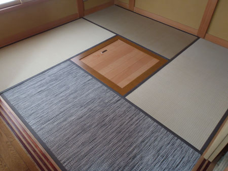 出入り口の畳のマーブルを使用