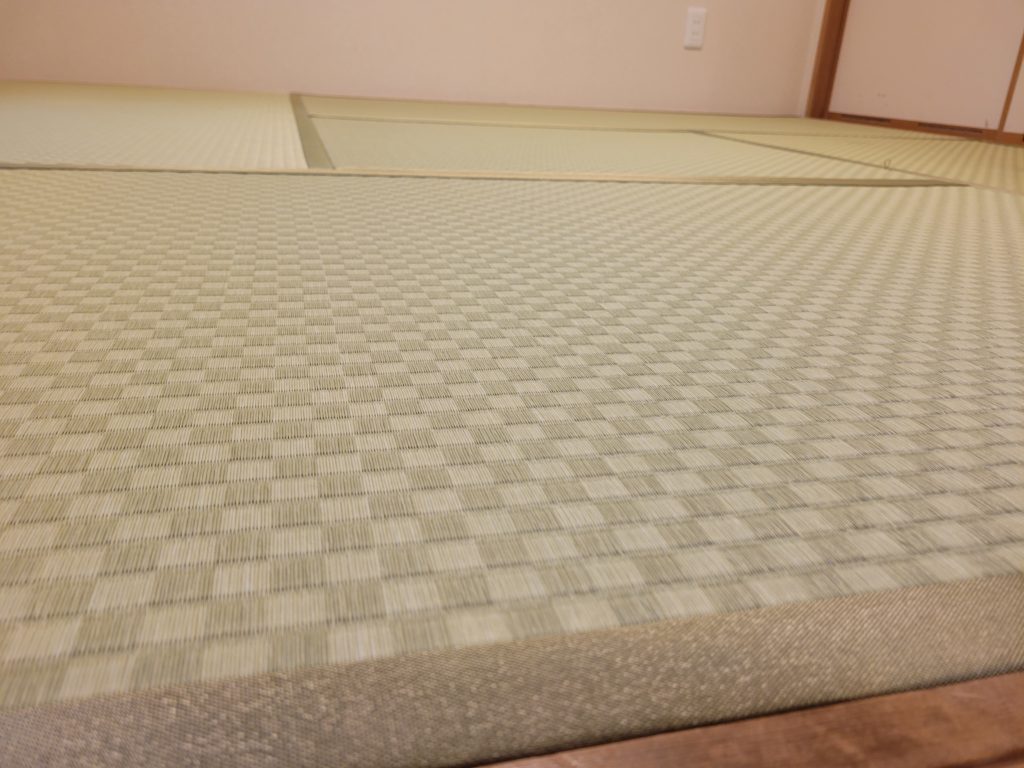 市松柄の畳表と同系色の畳縁