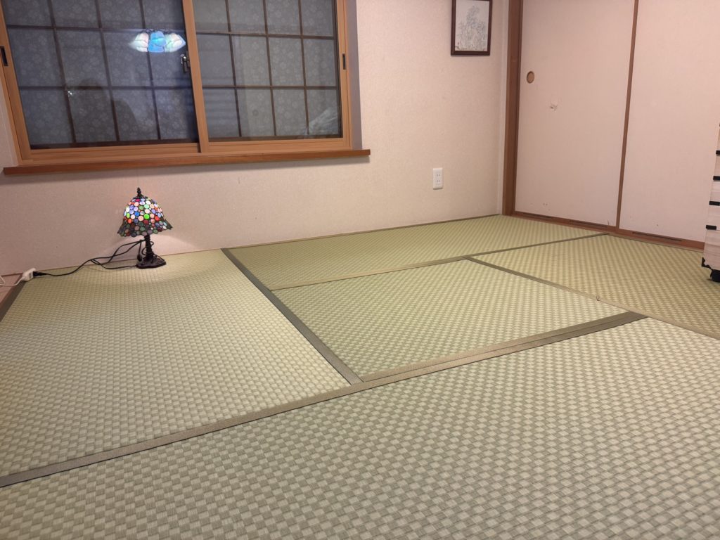 ダイケン　銀白色×新銀白色の市松表とストリーム銀白色