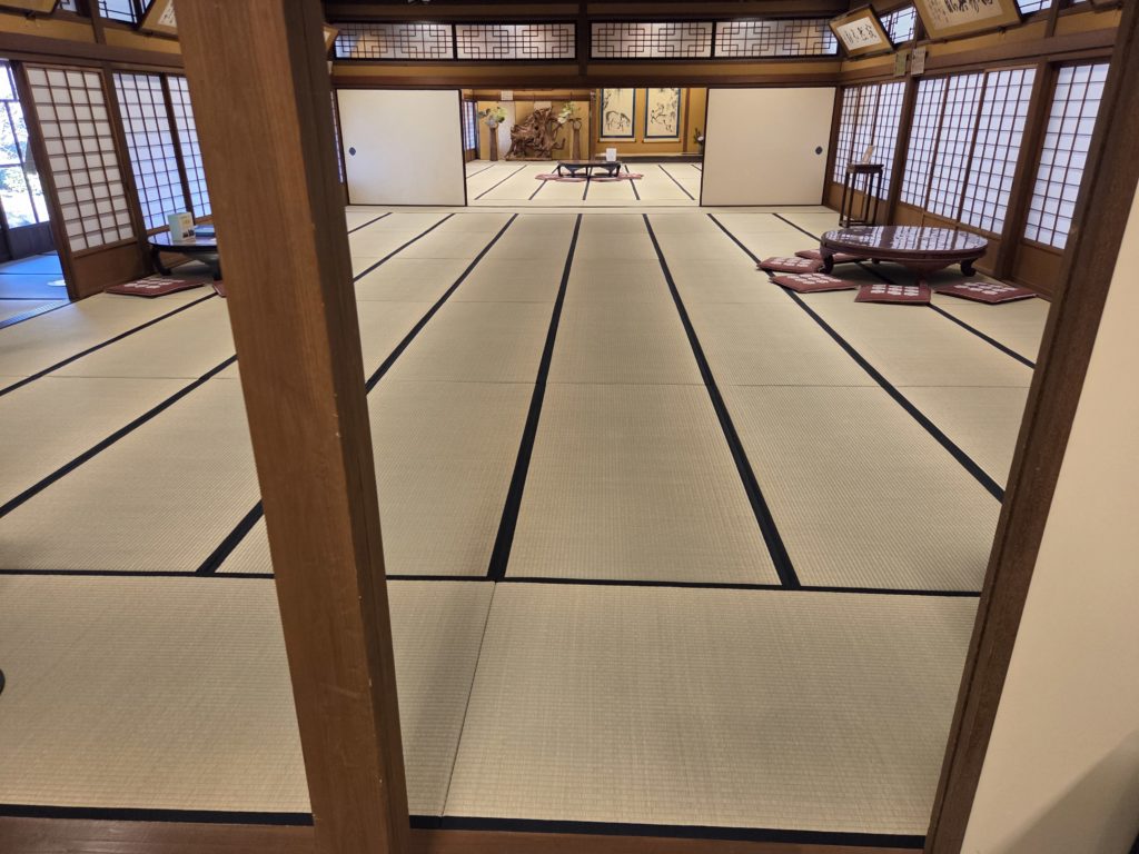 菜香亭の大広間