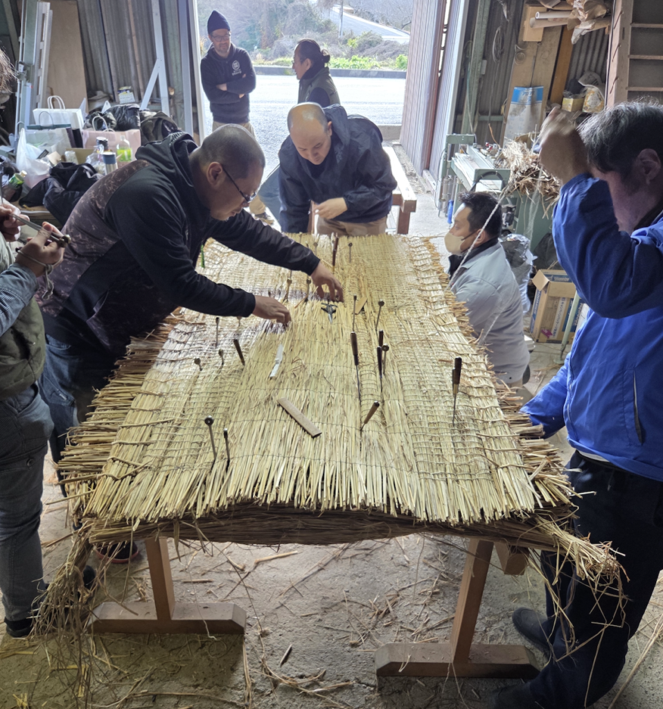 かけ縫いにする為には、まずは筋縫いの様に丸畝を縫う