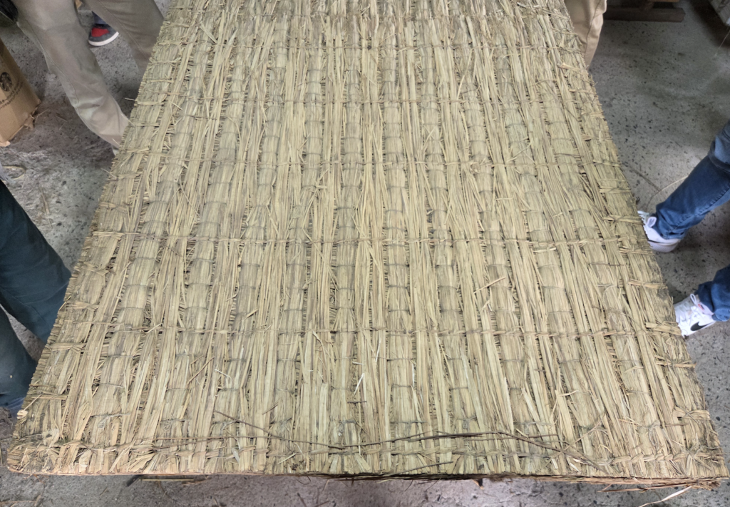 手床の中身の上面　筋縫い10通り